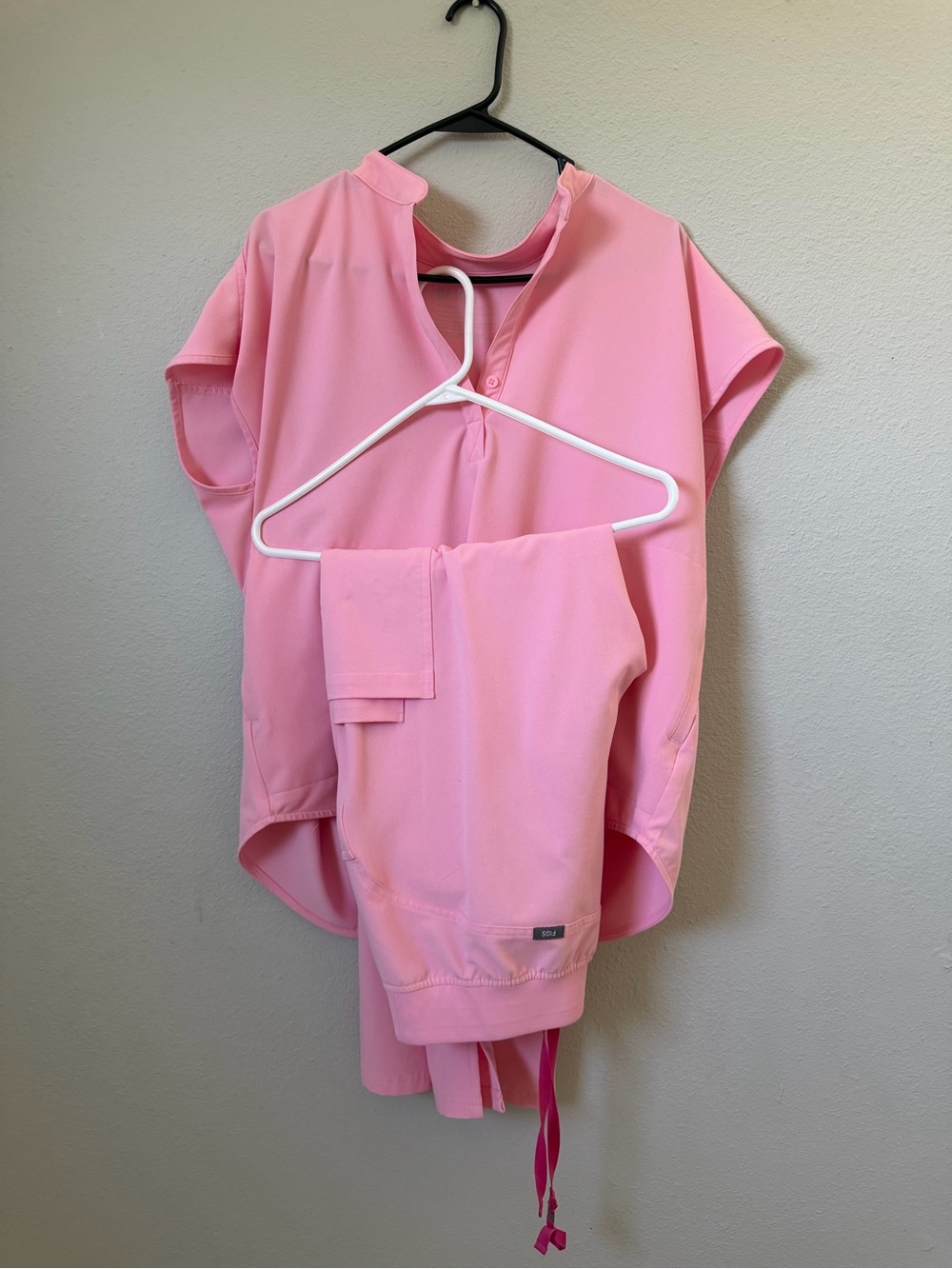Figs Rafaela L Top and L Kade Srcub Bottoms Pink